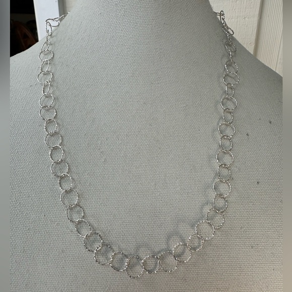 Dainty sparkly 925 Italy silver circles necklace - Picture 1 of 6